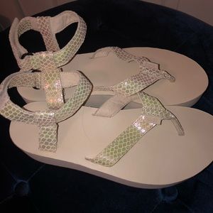 NWOT Flatform Teva Sandals